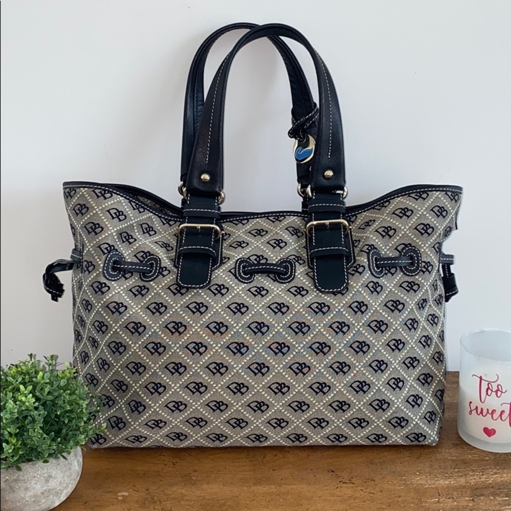 Dooney & Bourke Bag